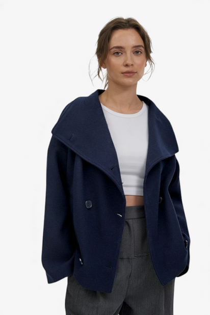 KRIŽANA JAKNA Z OVRATNIKOM ŠAL IN STRUKTURIRANO OBLIKO