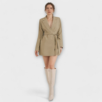 BLAZER OBLEKA S KROJENIM PASOM