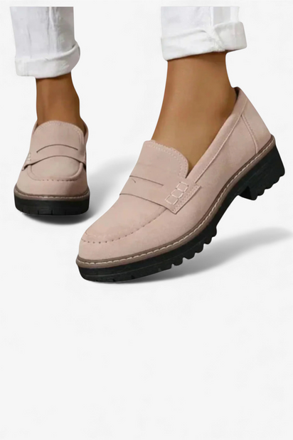 MOKASINI ZA PROSTI ČAS Z NEDRSEČIM PODPLATOM